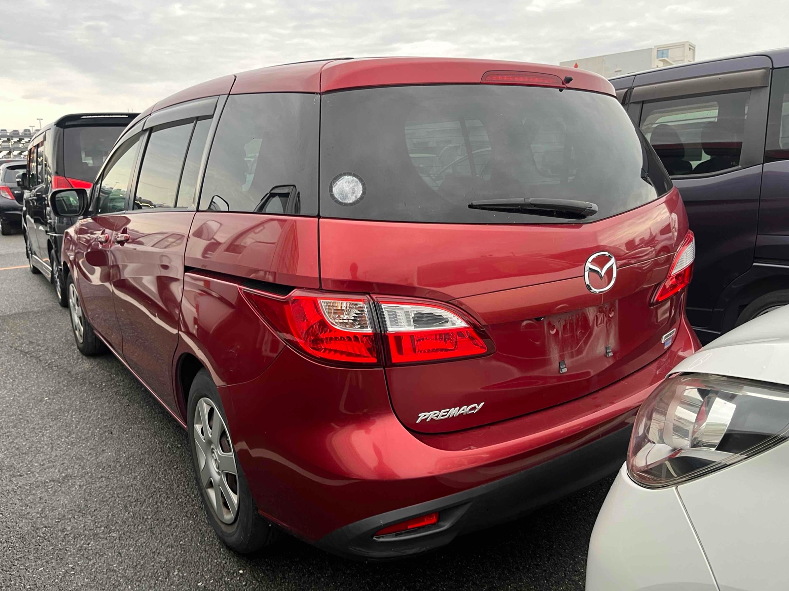 Mazda Premacy, red